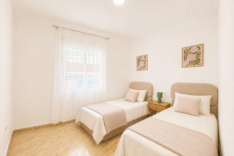 Land plot for sale in Torrevieja, Alicante, Spain 2 bedrooms, 83 sq.m. No. 195633 - photo 11