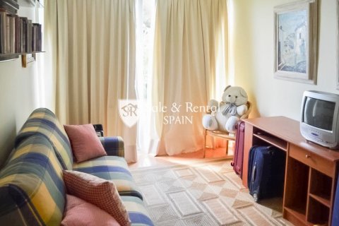 Talo myytävänä Sant Andreu de Llavaneres, Barcelona, Espanja, 5 makuuhuonetta, 390 m2 No. 166482 - kuva 6