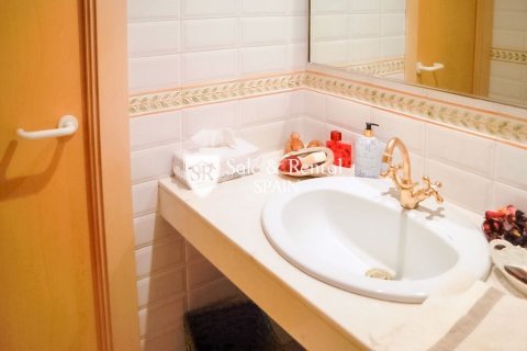 Talo myytävänä Sant Andreu de Llavaneres, Barcelona, Espanja, 5 makuuhuonetta, 390 m2 No. 166482 - kuva 9