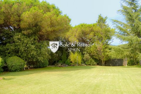 Talo myytävänä Sant Andreu de Llavaneres, Barcelona, Espanja, 5 makuuhuonetta, 390 m2 No. 166482 - kuva 14