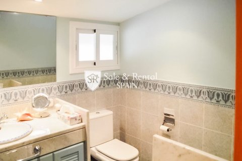 Talo myytävänä Sant Andreu de Llavaneres, Barcelona, Espanja, 5 makuuhuonetta, 390 m2 No. 166482 - kuva 8