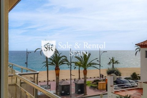 Apartamento en venta en Lloret de Mar, Gerona, España 3 dormitorios, 87 m2 No. 166481 - foto 2
