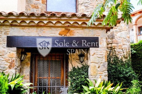 Hus till salu i Blanes, Girona, Spanien 4 sovrum, 151 kvm. Nr. 166485 - foto 9
