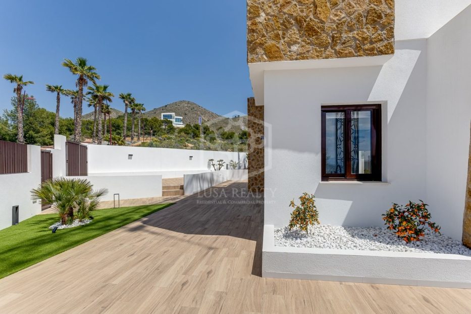 Villa in Benidorm, Alicante, Spain No. 111031
