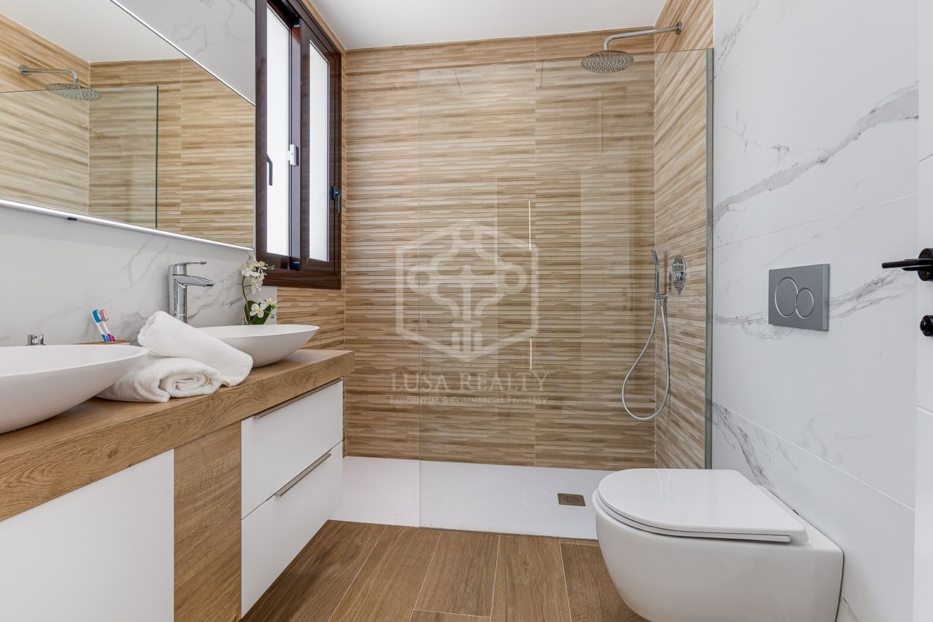 Villa in Benidorm, Alicante, Spain No. 111031