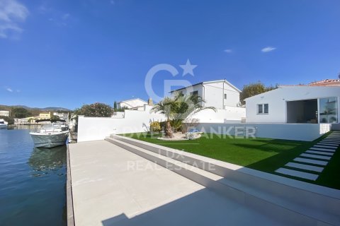 Villa in vendita a Empuriabrava, Girona, Spagna 3 camere da letto, 138 mq. N° 160265 - foto 23