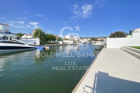 Villa for sale in Empuriabrava, Girona, Spain 3 bedrooms, 138 sq.m. No. 160265 - photo 29
