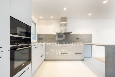 Huoneisto myytävänä Barcelona, Espanja, 2 makuuhuonetta, 93 m2 No. 160268 - kuva 6