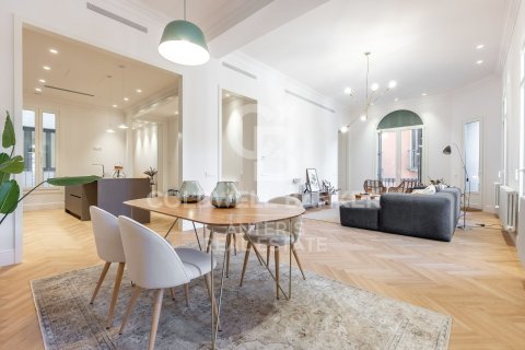 Apartament w Barcelona, Hiszpania 2 sypialnie, 157 mkw. nr 160266 – zdjęcie 2