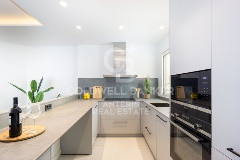 Huoneisto myytävänä Barcelona, Espanja, 2 makuuhuonetta, 93 m2 No. 160269 - kuva 5