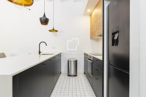 Apartment à vendre à Barcelona, Espagne, 2 chambres, 79 m2 No. 195596 - photo 12