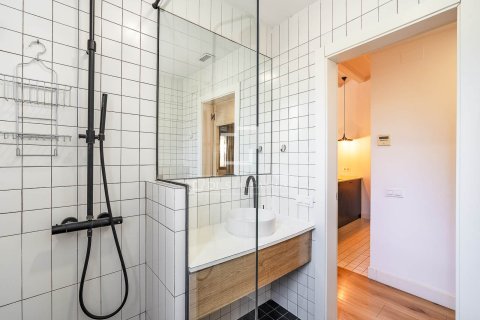 Apartment à vendre à Barcelona, Espagne, 2 chambres, 79 m2 No. 195596 - photo 20