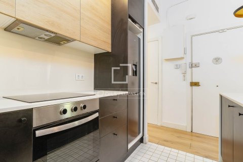 Apartment à vendre à Barcelona, Espagne, 2 chambres, 79 m2 No. 195596 - photo 11