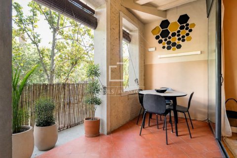 Apartment à Barcelona, Espagne 2 chambres, 79 m2 No. 195596