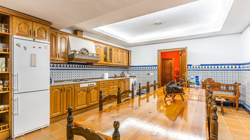Villa in Las Rozas de Madrid, Madrid, Spain 5 bedrooms, 800 sq.m. No. 108117