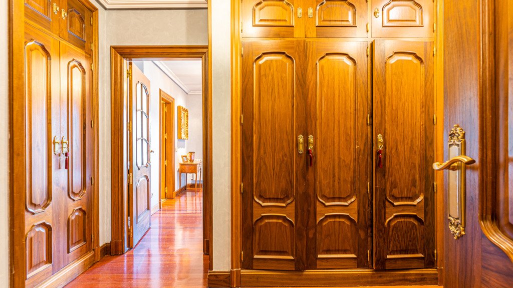 Villa in Las Rozas de Madrid, Madrid, Spain 5 bedrooms, 800 sq.m. No. 108117