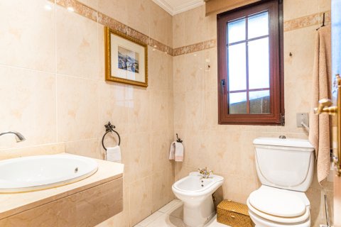 Villa for sale Las Rozas de Madrid, Madrid, Spain 5 bedrooms, 800 sq.m. No. 108117 - photo 16