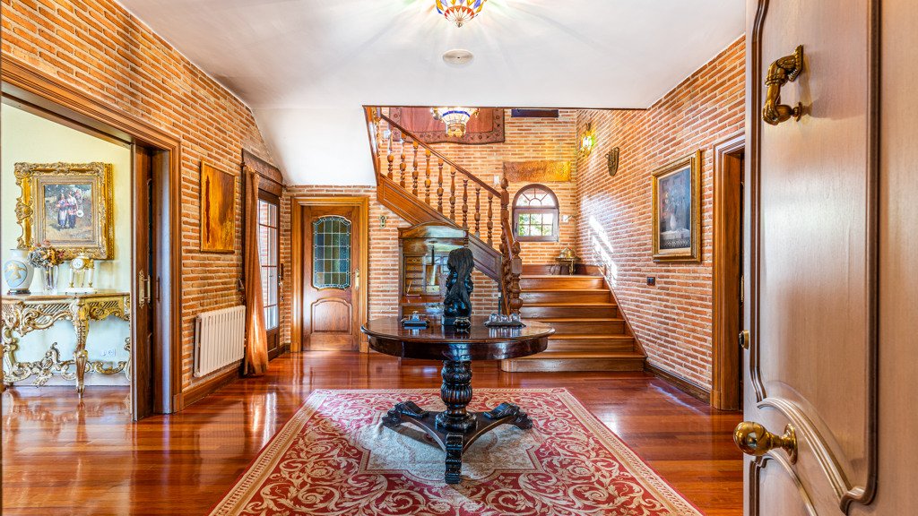 Villa in Las Rozas de Madrid, Madrid, Spain 5 bedrooms, 800 sq.m. No. 108117