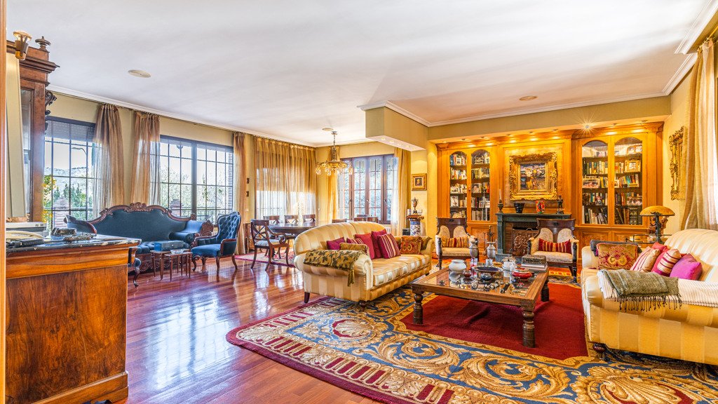 Villa in Las Rozas de Madrid, Madrid, Spain 5 bedrooms, 800 sq.m. No. 108117