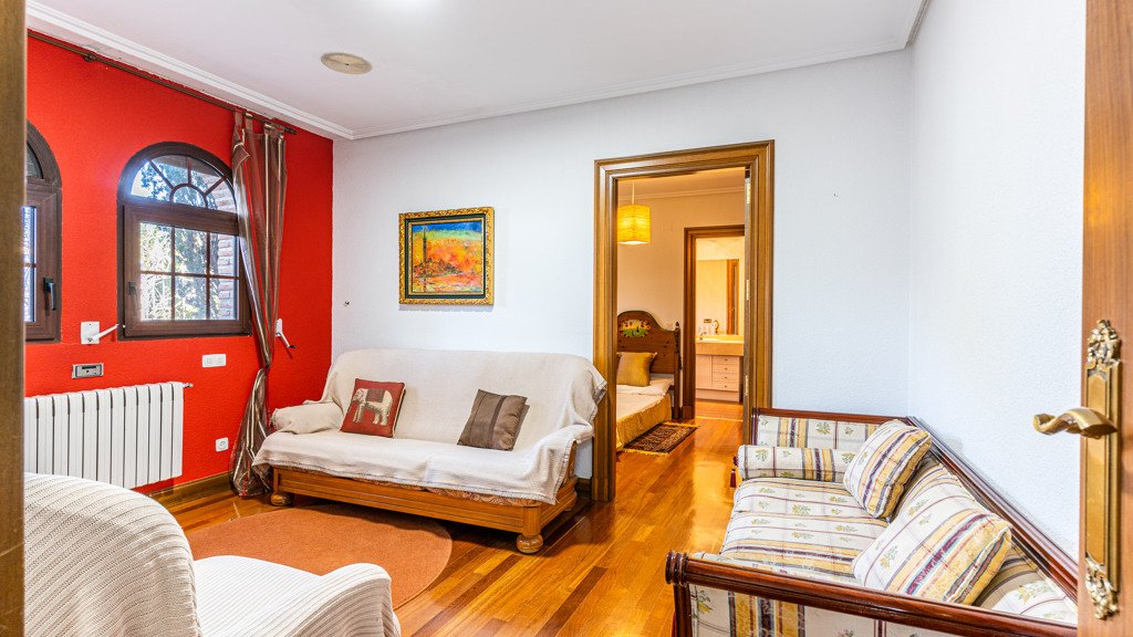 Villa in Las Rozas de Madrid, Madrid, Spain 5 bedrooms, 800 sq.m. No. 108117
