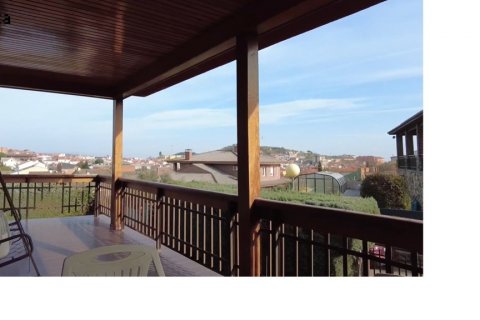 Villa for sale El Molar, Madrid, Spain 6 bedrooms, 664 sq.m. No. 108120 - photo 1