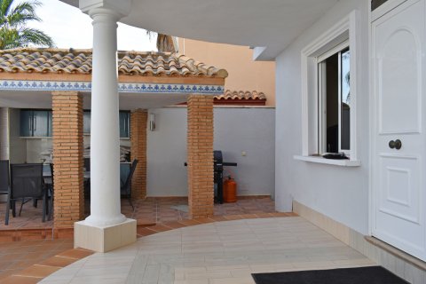 Villa for sale Torremendo, Alicante, Spain 5 bedrooms, 360 sq.m. No. 115931 - photo 8