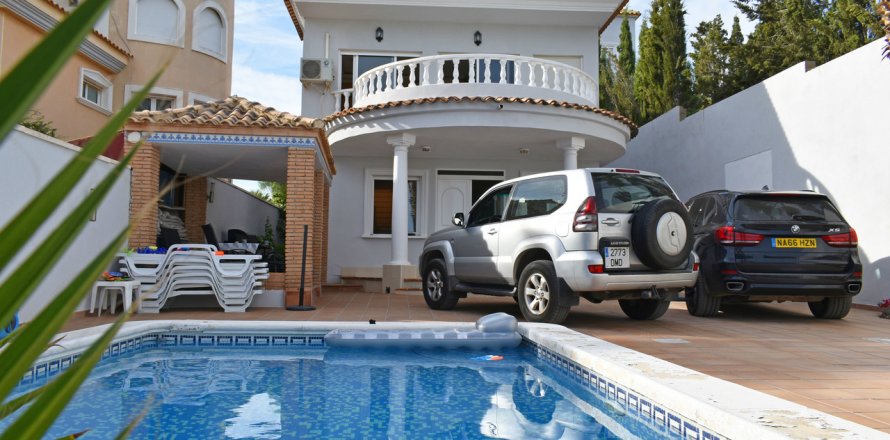 Villa Torremendo, Alicante, Spain 5 bedrooms, 360 sq.m. No. 115931