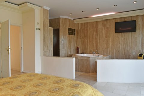 Villa for sale Torremendo, Alicante, Spain 5 bedrooms, 360 sq.m. No. 115931 - photo 17