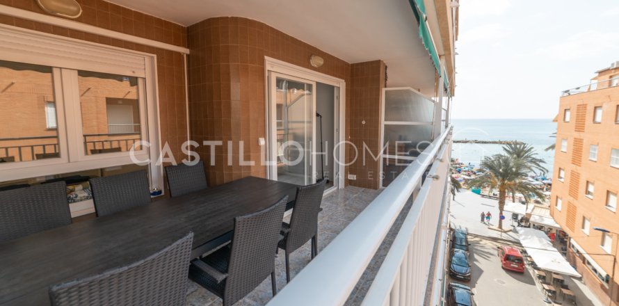 Apartamento en Torrevieja, Alicante, España 3 dormitorios, 99 m2 No. 149296