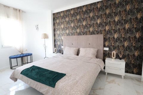 Apartamento en venta en Torrevieja, Alicante, España 4 dormitorios, 76 m2 No. 149298 - foto 7