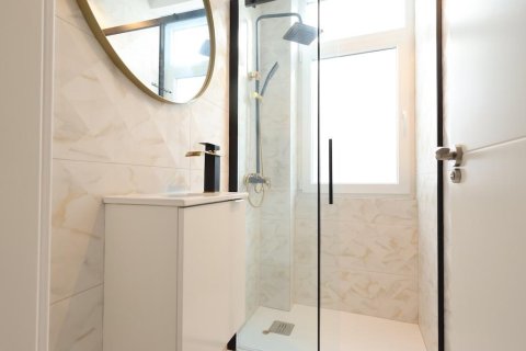 Apartamento en venta en Torrevieja, Alicante, España 4 dormitorios, 76 m2 No. 149298 - foto 10