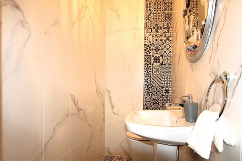 Kommersiell fastighet till salu i Torrevieja, Alicante, Spanien 3 sovrum, 105 kvm. Nr. 144342 - foto 15