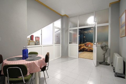 Kommersiell fastighet till salu i Torrevieja, Alicante, Spanien 3 sovrum, 105 kvm. Nr. 144342 - foto 9