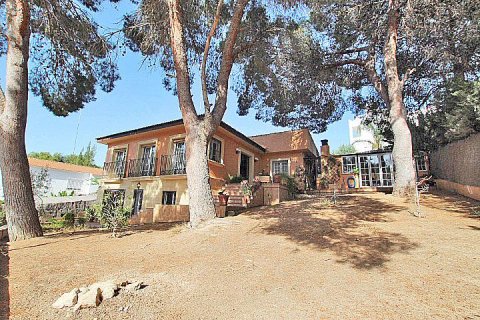 Villa in vendita a Torrevieja, Alicante, Spagna 6 camere da letto, 320 mq. N° 144343 - foto 1