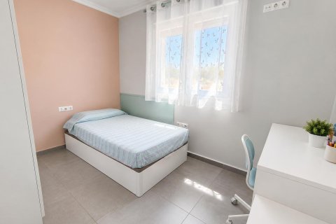 Huvila myytävänä Pinoso, Alicante, Espanja, 4 makuuhuonetta, 150 m2 No. 192311 - kuva 9
