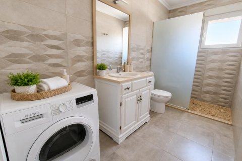 Huvila myytävänä Pinoso, Alicante, Espanja, 4 makuuhuonetta, 150 m2 No. 192311 - kuva 6