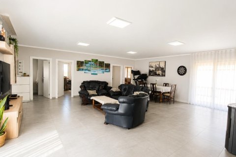Huvila myytävänä Pinoso, Alicante, Espanja, 4 makuuhuonetta, 150 m2 No. 192311 - kuva 2