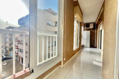 Apartment à vendre à Torrevieja, Alicante, Espagne, 3 chambres, 106 m2 No. 195555 - photo 3