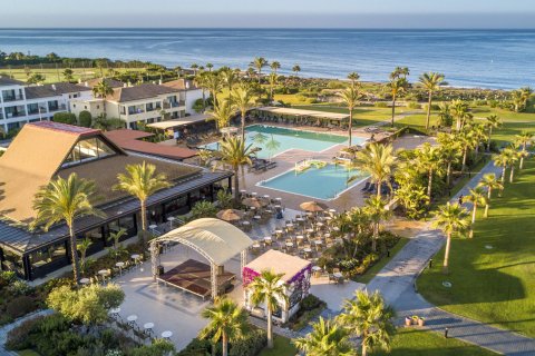 Propiedad comercial en venta en España No. 146689 - foto 1