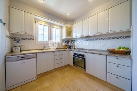 Hus till salu i Roses, Girona, Spanien 5 sovrum, 245 kvm. Nr. 166488 - foto 9