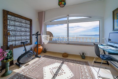 Hus till salu i Roses, Girona, Spanien 5 sovrum, 245 kvm. Nr. 166488 - foto 19