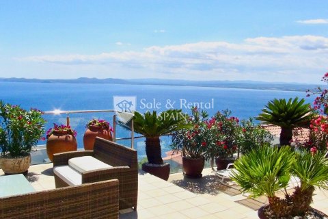 Hus i Roses, Girona, Spanien 5 sovrum, 245 kvm. Nr. 166488