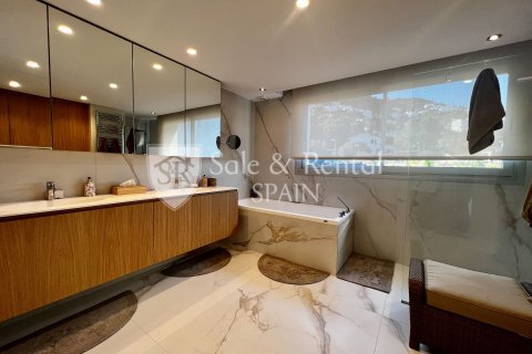 Hus till salu i Roses, Girona, Spanien 6 sovrum, 450 kvm. Nr. 166490 - foto 25