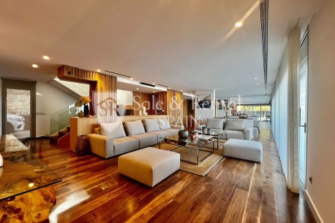 Hus till salu i Roses, Girona, Spanien 6 sovrum, 450 kvm. Nr. 166490 - foto 16