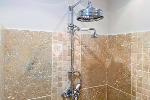 Hus till salu i Empuriabrava, Girona, Spanien 5 sovrum, 356 kvm. Nr. 166489 - foto 28