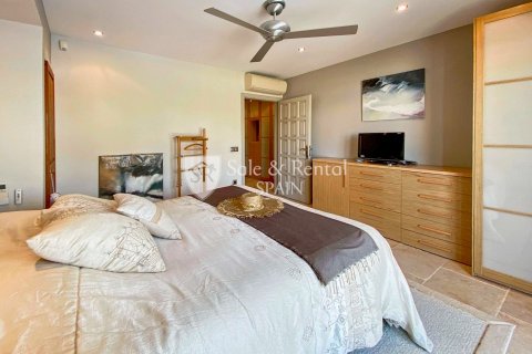 Hus till salu i Empuriabrava, Girona, Spanien 5 sovrum, 356 kvm. Nr. 166489 - foto 22