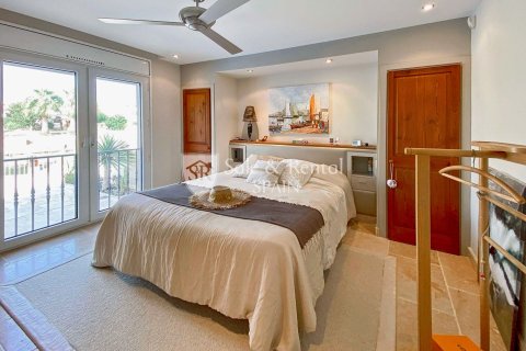 Hus till salu i Empuriabrava, Girona, Spanien 5 sovrum, 356 kvm. Nr. 166489 - foto 21