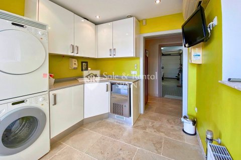 Hus till salu i Empuriabrava, Girona, Spanien 5 sovrum, 356 kvm. Nr. 166489 - foto 15