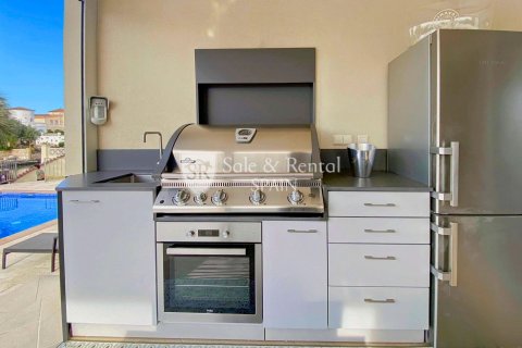 Hus till salu i Empuriabrava, Girona, Spanien 5 sovrum, 356 kvm. Nr. 166489 - foto 11