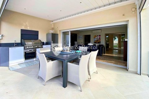 Hus till salu i Empuriabrava, Girona, Spanien 5 sovrum, 356 kvm. Nr. 166489 - foto 10